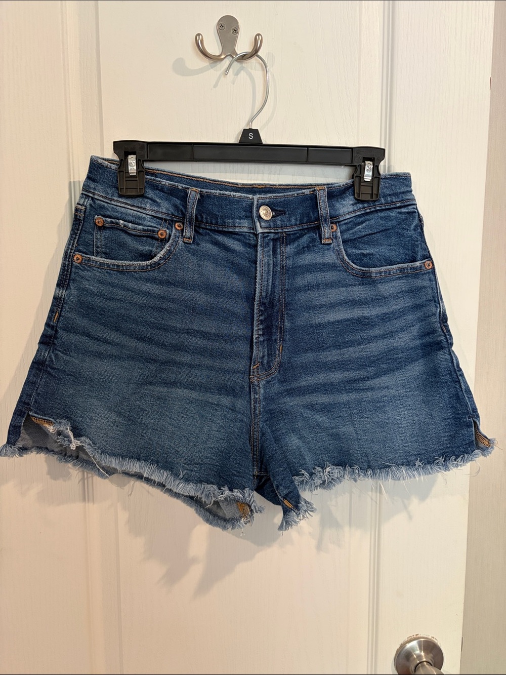 American Eagle Outfitters Dark Blue High-Rise Frayed Hem Denim Shorts 💙